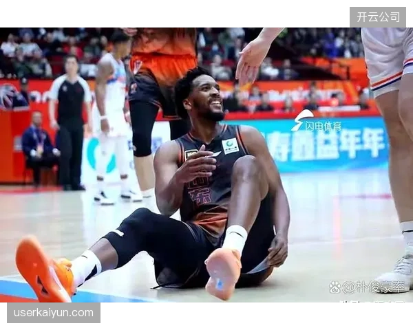 教练组将面临严峻考验,轮换策略决定球队能否撑过三场小组赛。 教练组将面临严峻考验,轮换策略决定球队能否撑过三场小组赛。